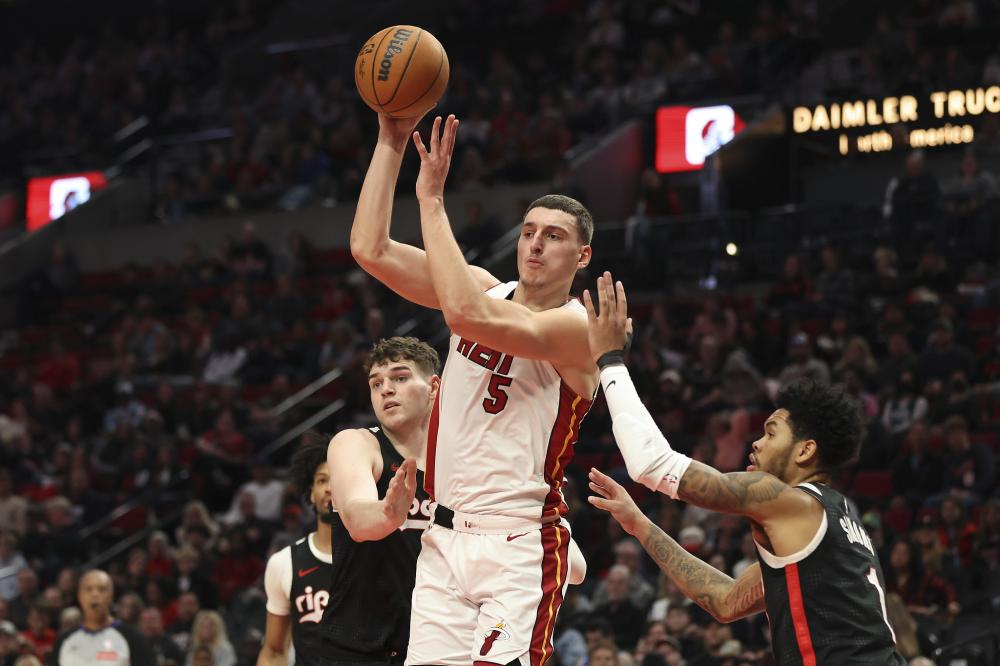 球迷中引发 球迷中引发