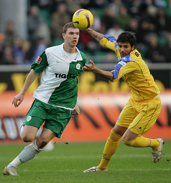 王曼昱的首 王曼昱的首