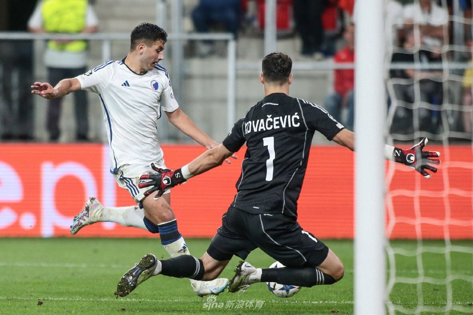 场后的表现 场后的表现